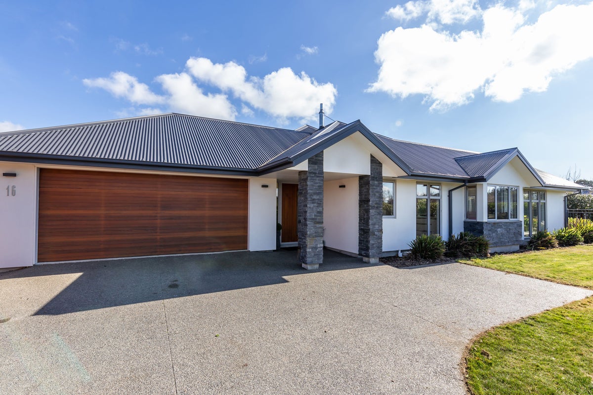 16 Iris Taylor Avenue, West Melton, West Melton - Carousel 22