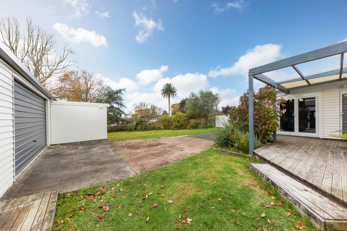 6/98 Roberts Road, Te Atatu South, Auckland - Carousel 19
