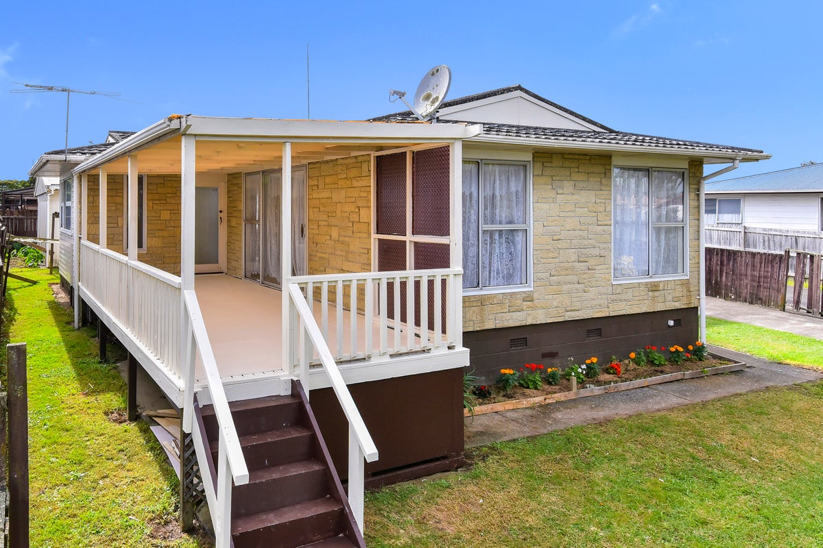 11 Arnwood Street, Manurewa, Auckland - Carousel 2