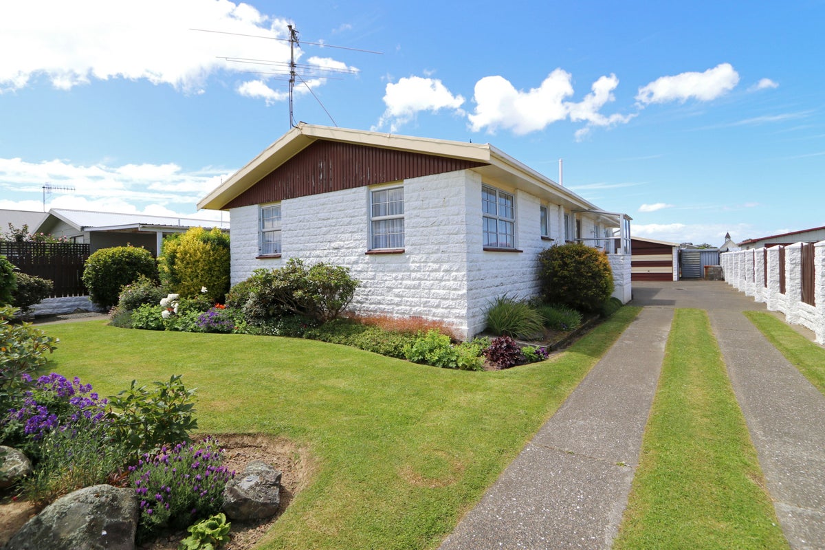 11 Maltby Street, Waikiwi, Invercargill - Carousel 1