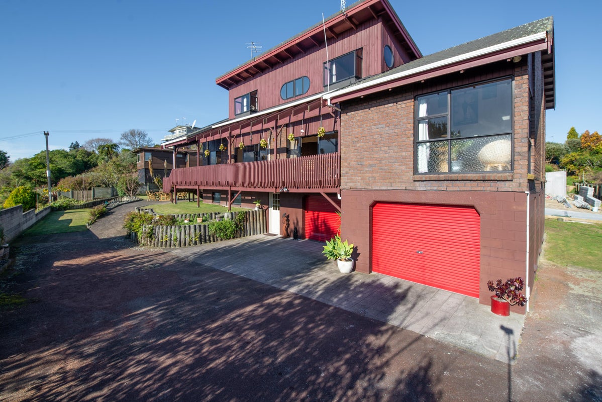 5 Aries Place, Kawaha Point, Rotorua - Carousel 2