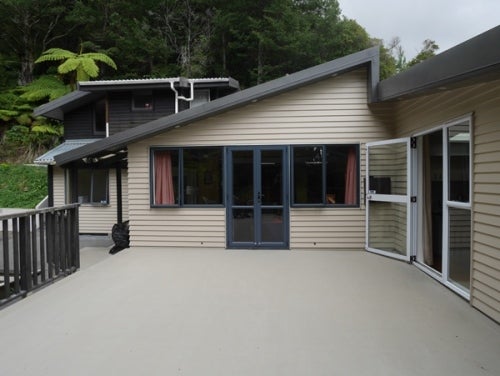 53/55 Elmslie Road, Pinehaven, Upper Hutt - Carousel 1