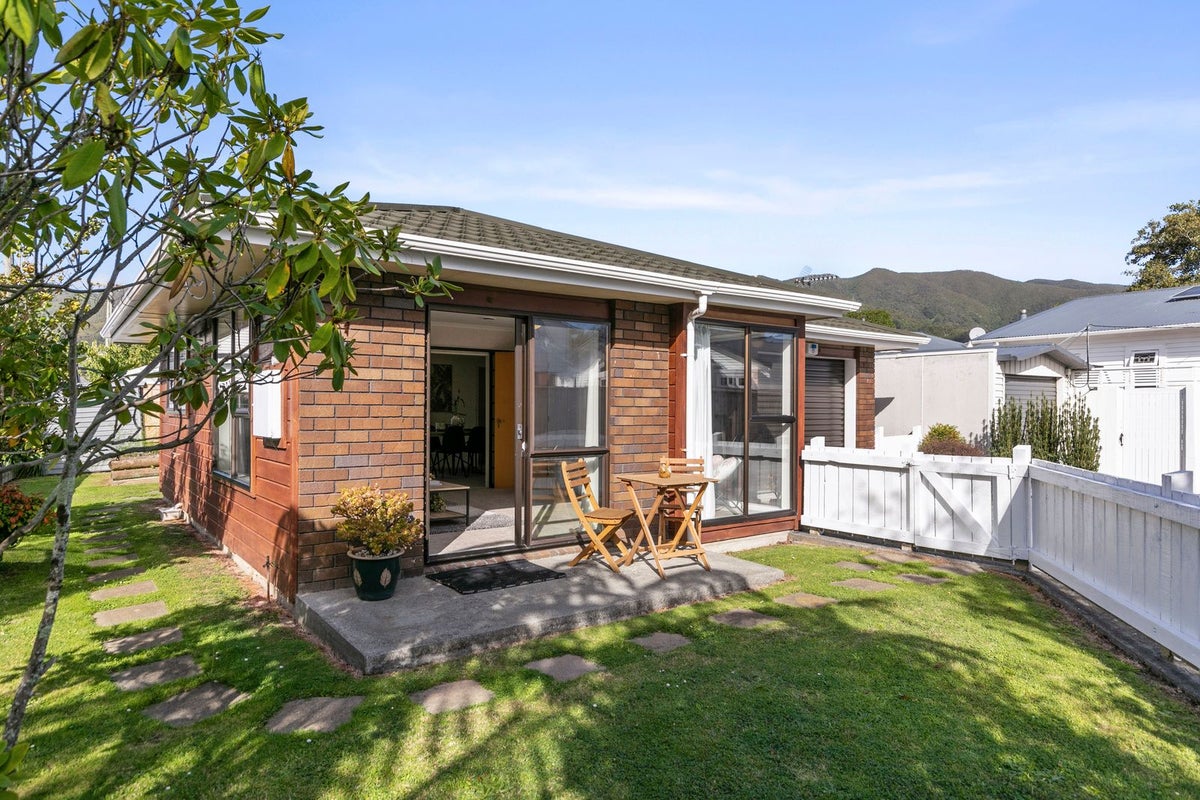 1/29 Hardy Street, Waterloo, Lower Hutt - Carousel 2