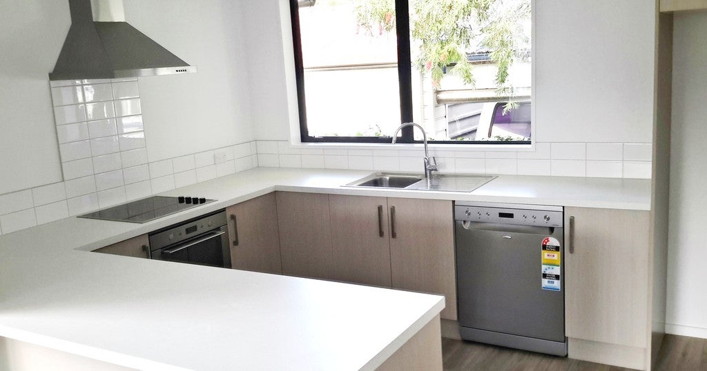 2/146 Hills Road, Edgeware, Christchurch - Carousel 2