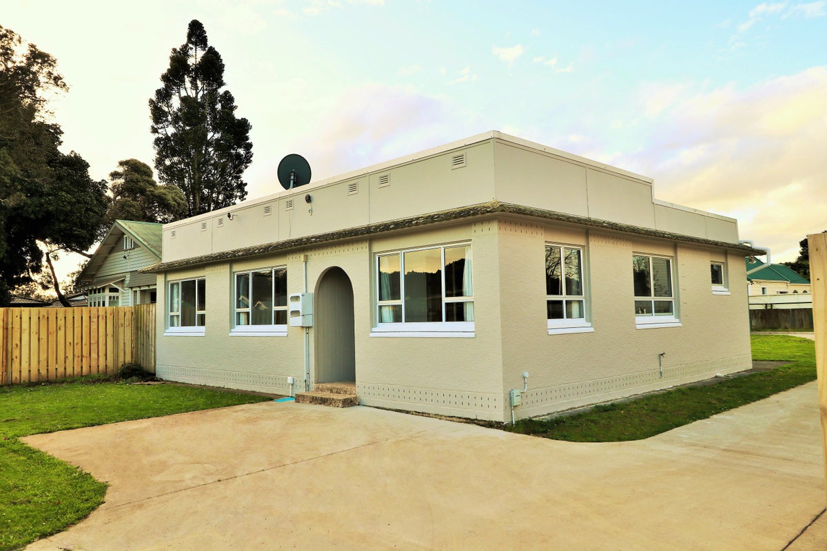 21 Nixon ST, Kensington, WHANGAREI - Carousel 1