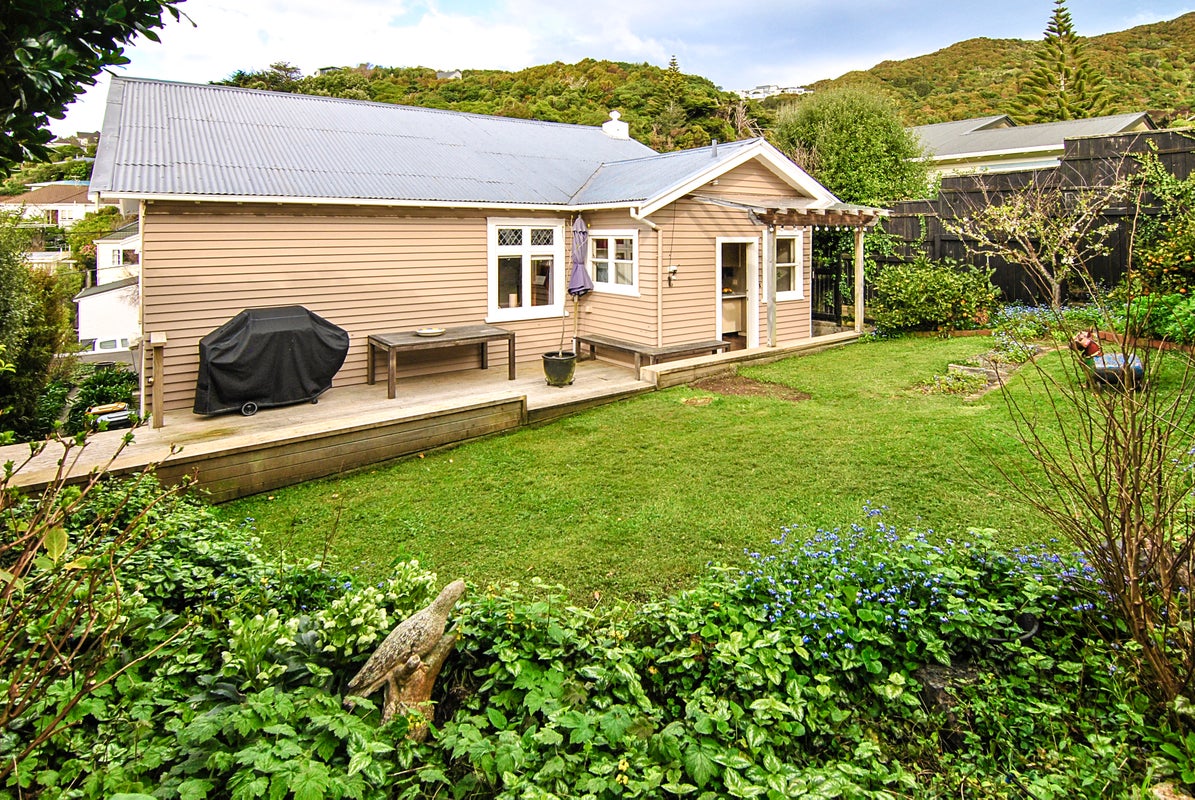 30 Burrows Avenue, Karori, Wellington - Carousel 2