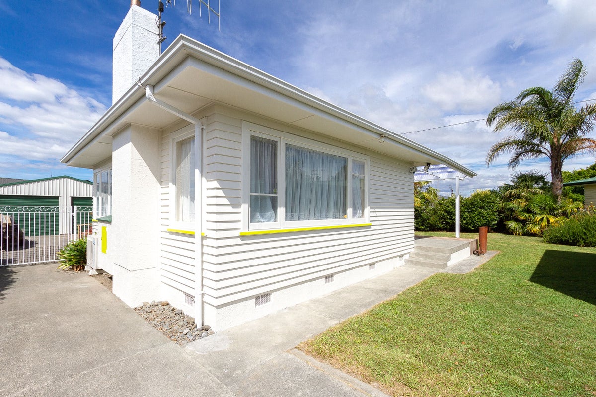 15 Armour Place, Onekawa, Napier - Carousel 17