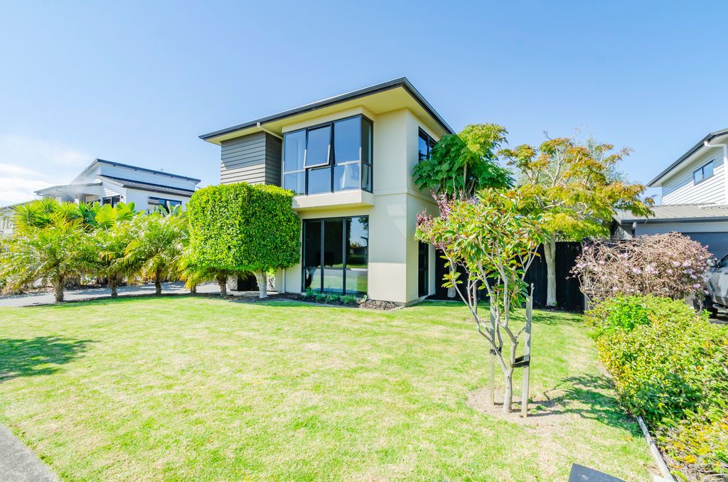 18 Corsica Way, Karaka, Papakura - Carousel 1