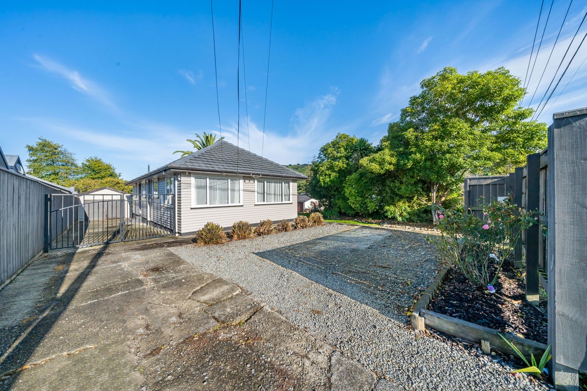 17 Akatarawa Road, Brown Owl, Upper Hutt - Carousel 1