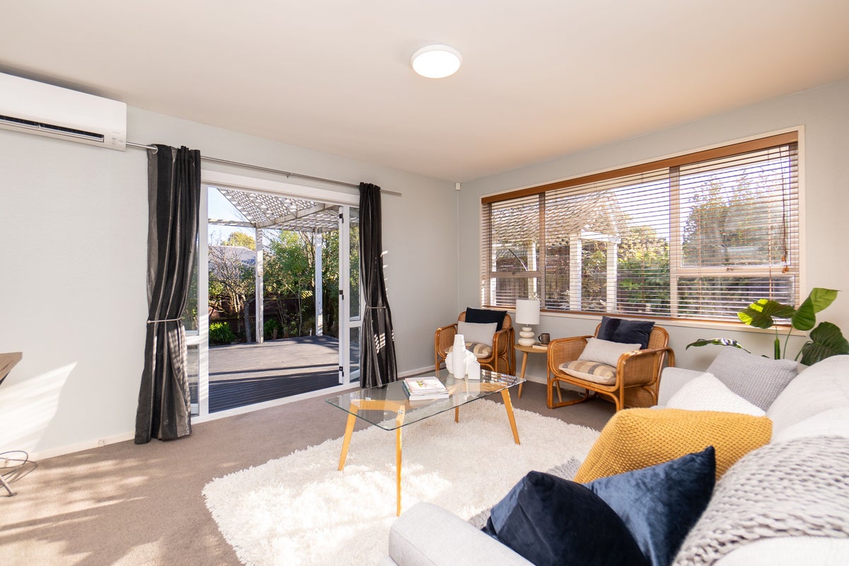 2/17 Minaret Street, Mairehau, Christchurch - Carousel 1