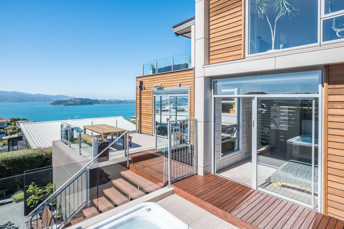 16 Mandalay Terrace, Khandallah, Wellington - Carousel 2