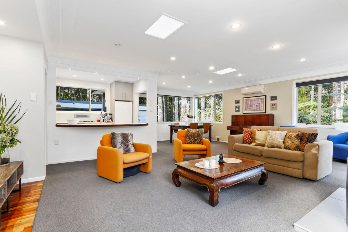 7 Taraire Road, Titirangi, Auckland - Carousel 2