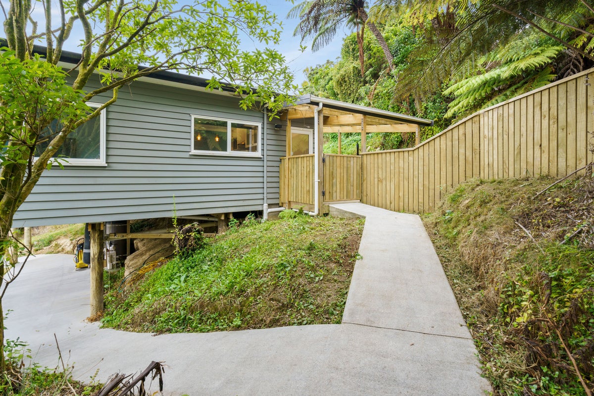 34 Logie Street, Stokes Valley, Lower Hutt - Carousel 1