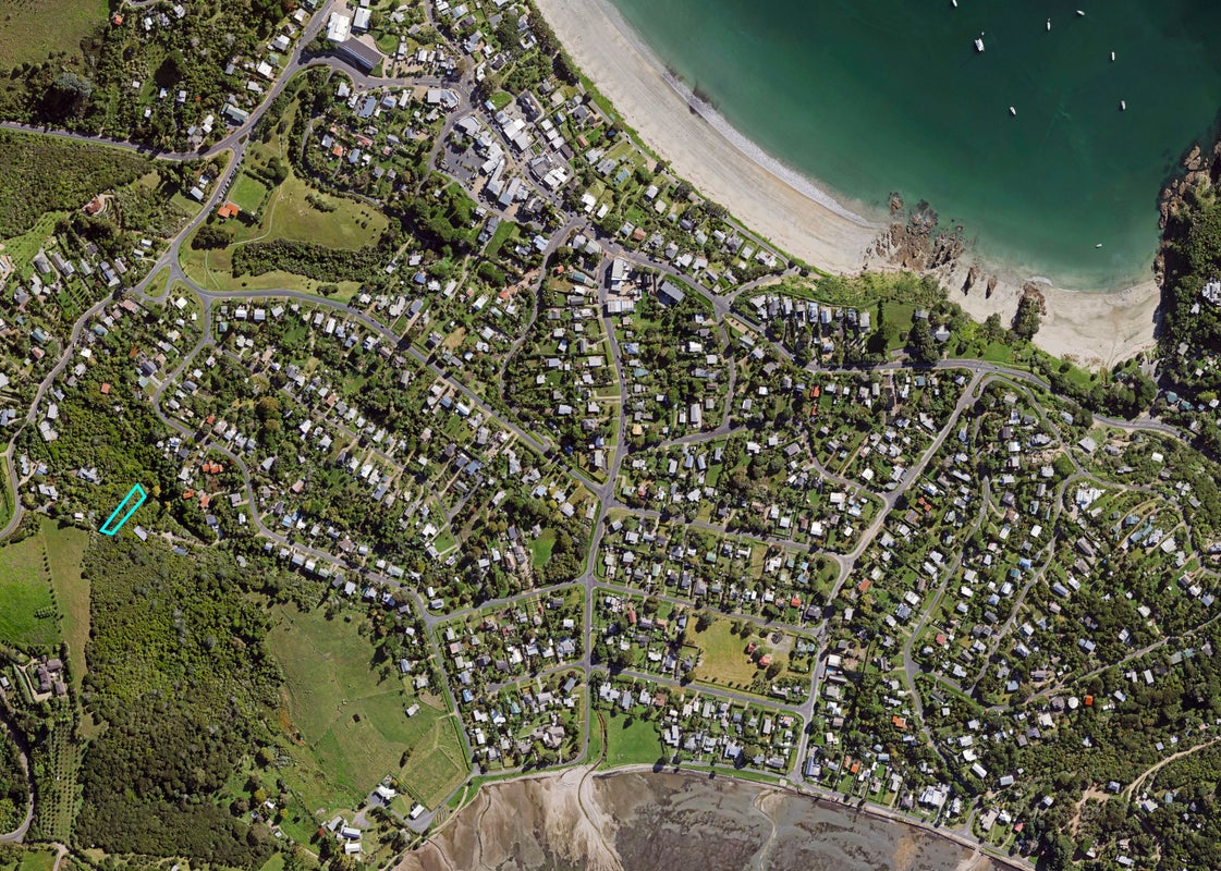 14 Huruhi Road, Oneroa, Waiheke Island - Carousel 3