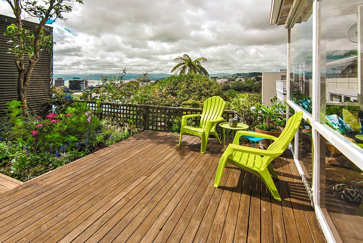 34 Patanga Crescent, Thorndon, Wellington - Carousel 1