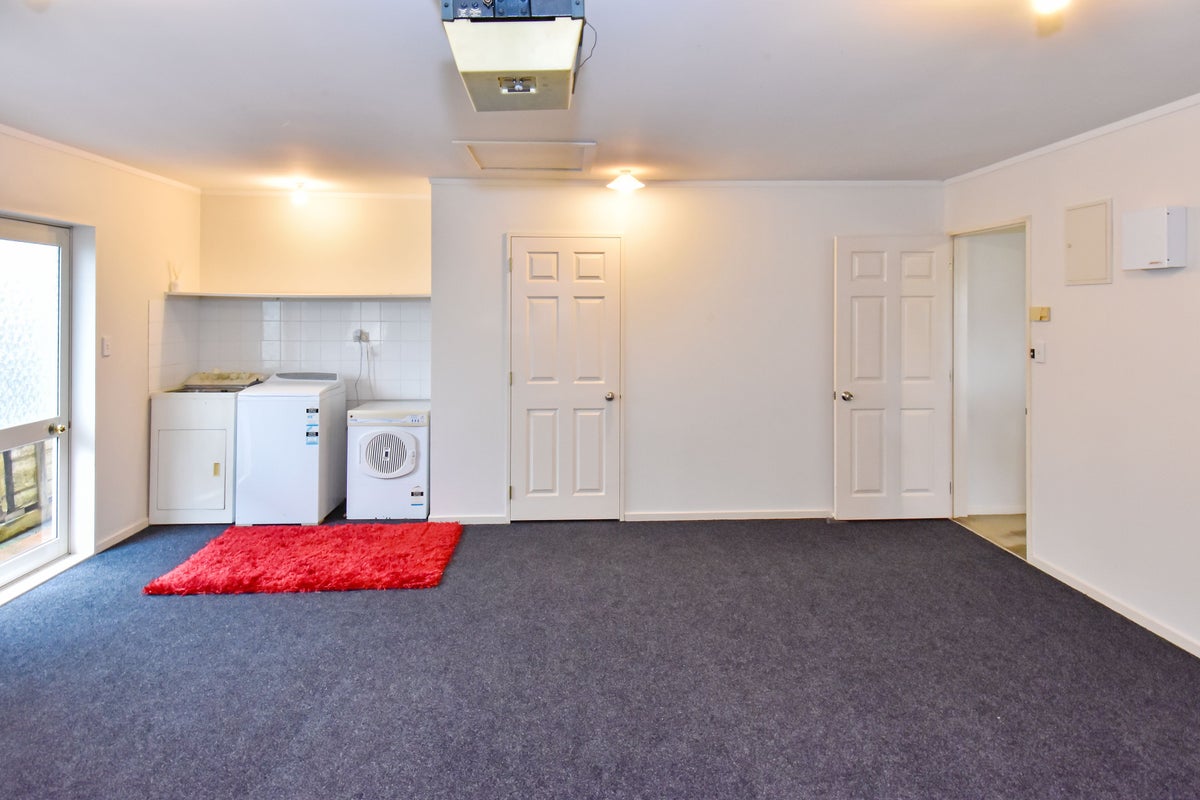 40 Rushgreen Avenue, Pahurehure, Papakura - Carousel 23