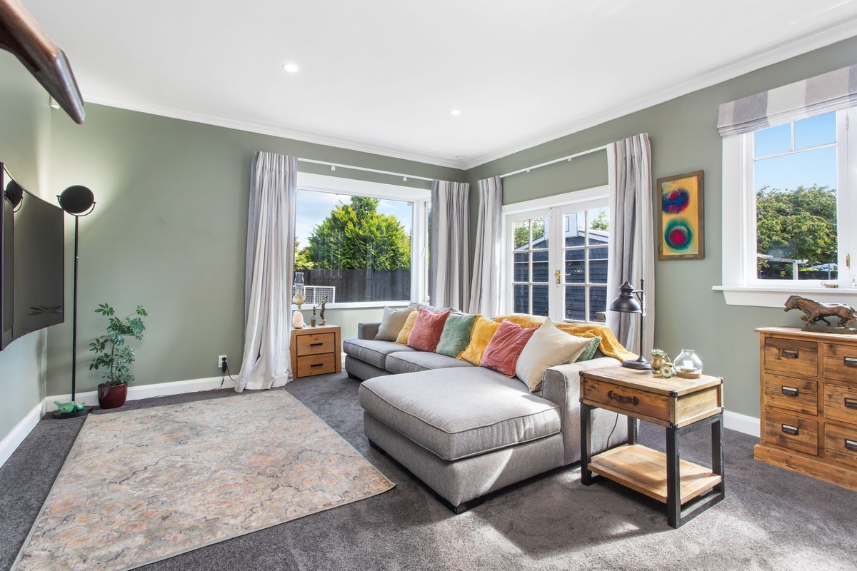 1/18 Barnes Road, Redwood, Christchurch - Carousel 2