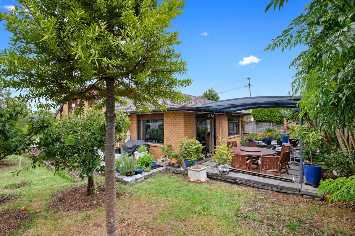2A Parker Avenue, New Lynn, Auckland - Carousel 2