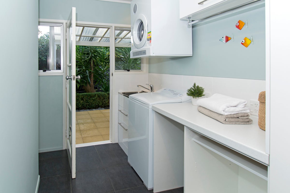 6 Hartles Place, Mellons Bay, Auckland - Carousel 10