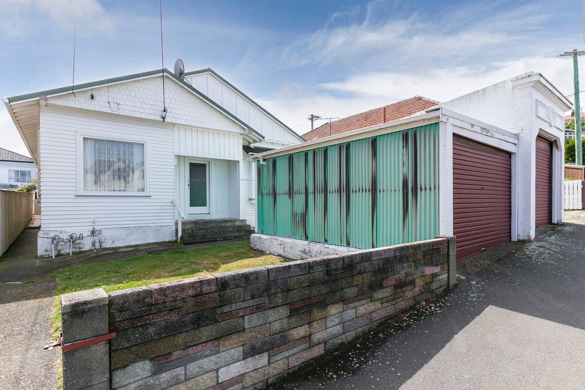 16 Waitoa Road, Hataitai, Wellington - Carousel 1