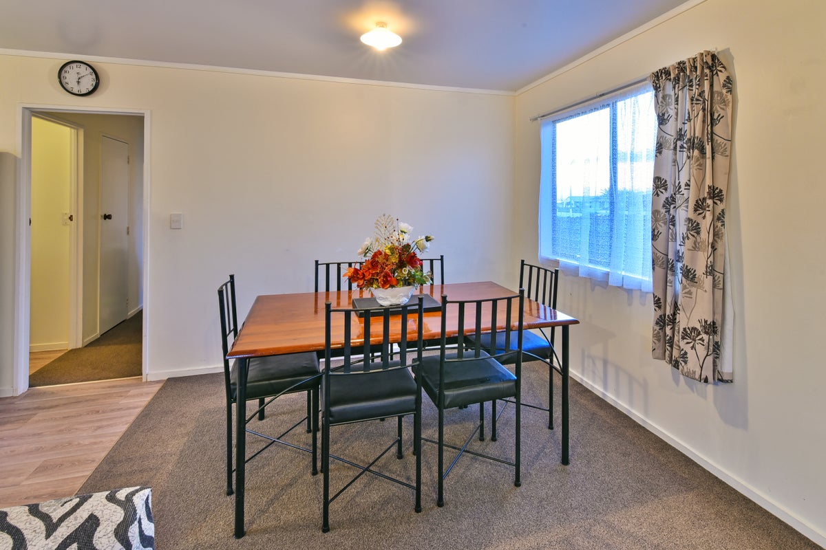 2/15 Maplesden Drive, Clendon Park, Auckland - Carousel 10