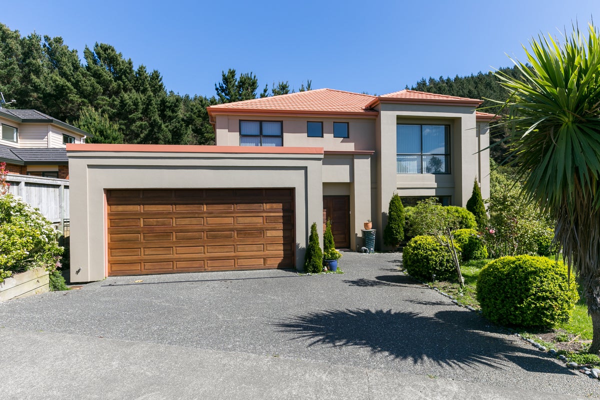 6 Winsley Terrace, Churton Park, Wellington - Carousel 1