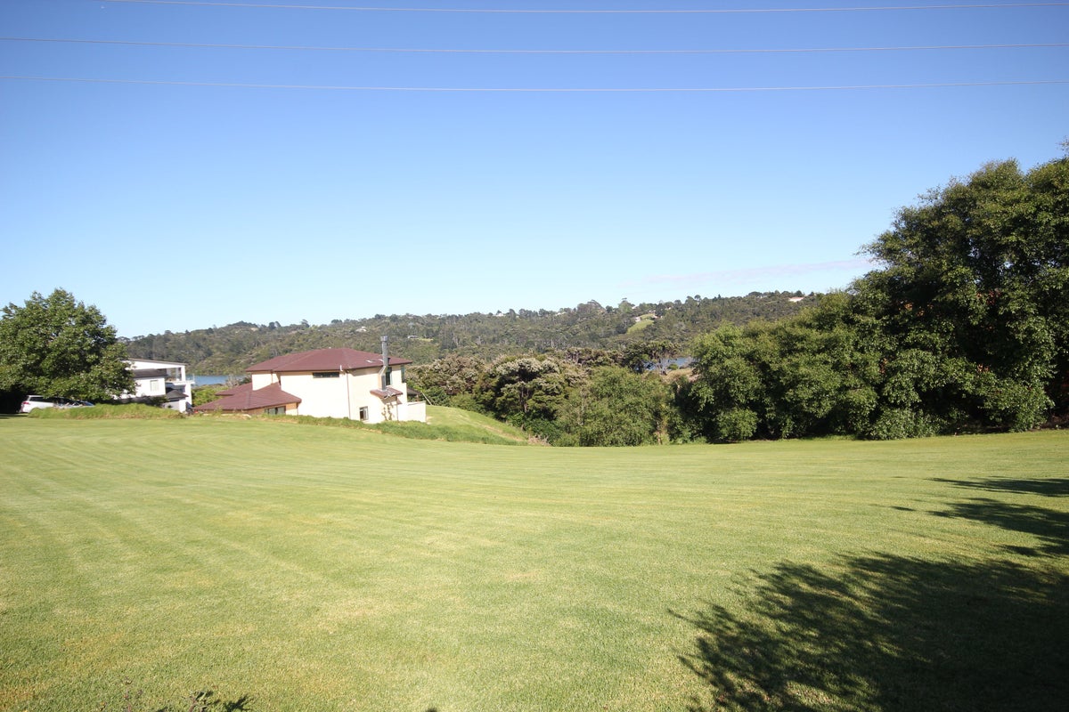 136 Kittiwake Drive, Schnapper Rock, Auckland - Carousel 1