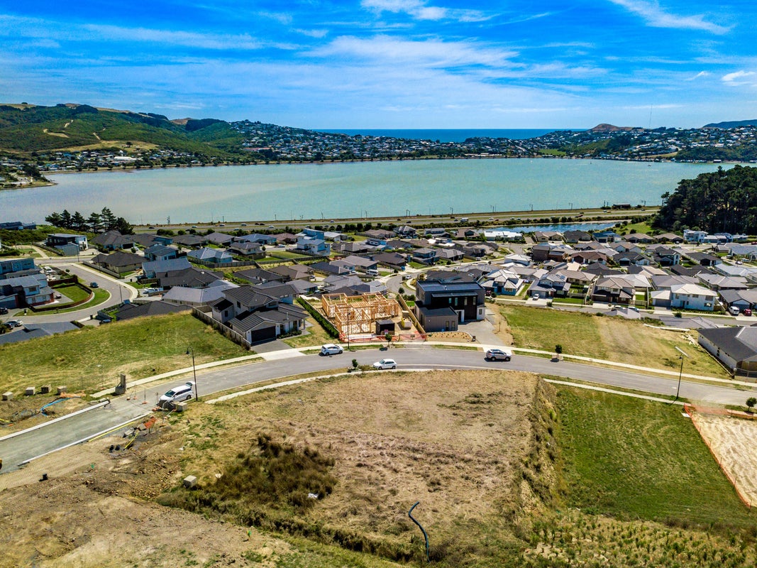 39 Waitaria Terrace, Aotea, Porirua - Carousel 1