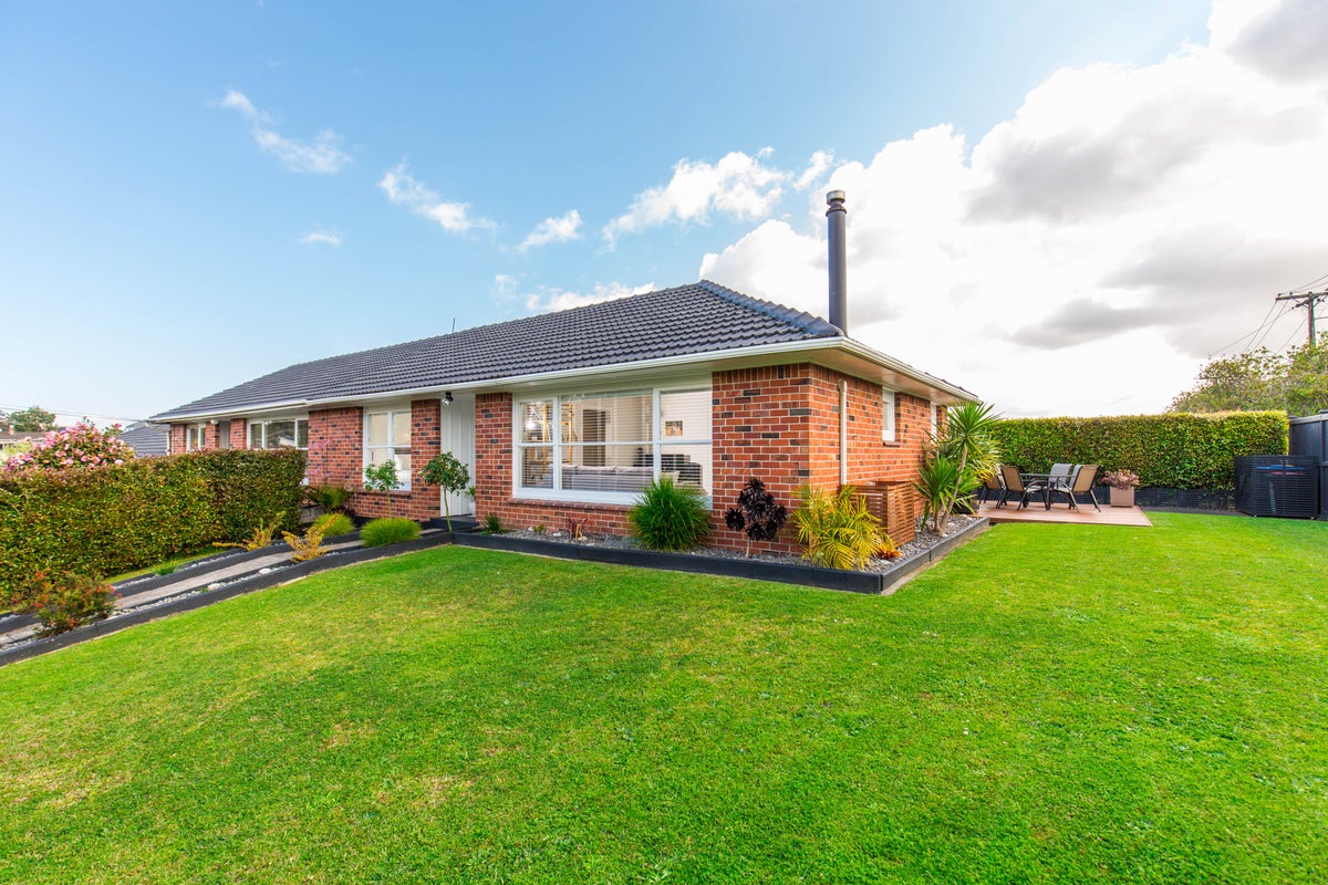 16A Fancourt Street, Meadowbank, Auckland - Carousel 1