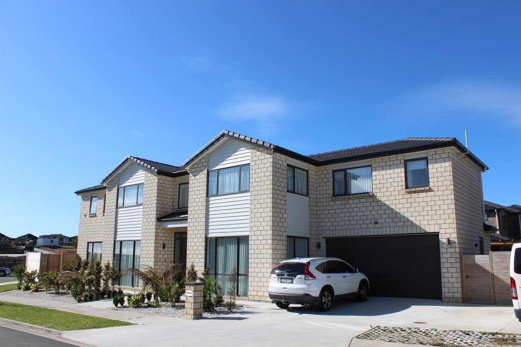 2 Aster Place, Flat Bush, Auckland - Carousel 2
