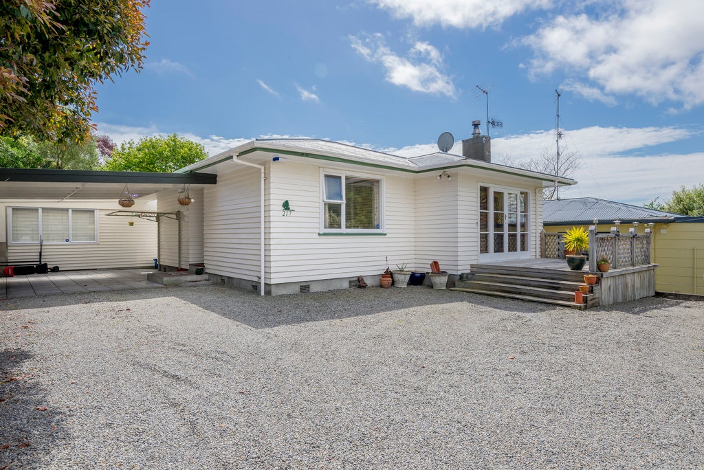 217 Matai Road, Raumati Beach, Paraparaumu - Carousel 1