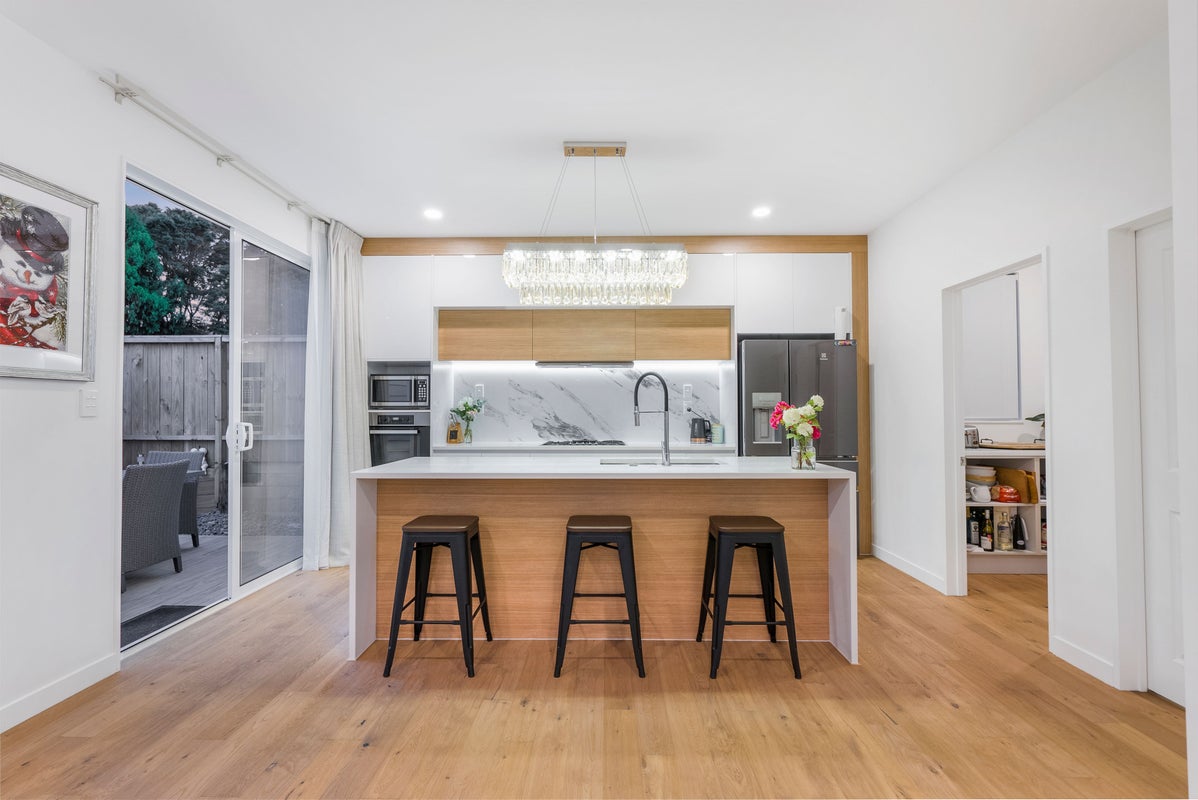 1 Gladfield Lane, Te Atatu Peninsula, Auckland - Carousel 2
