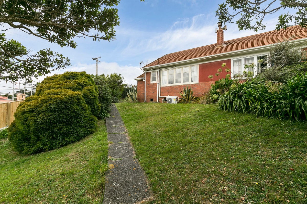 29 Hindmarsh Street, Johnsonville, Wellington - Carousel 2