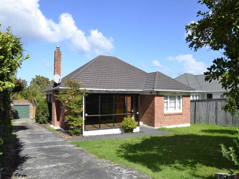 6 Wolseley Street, Morningside, Auckland - Carousel 1