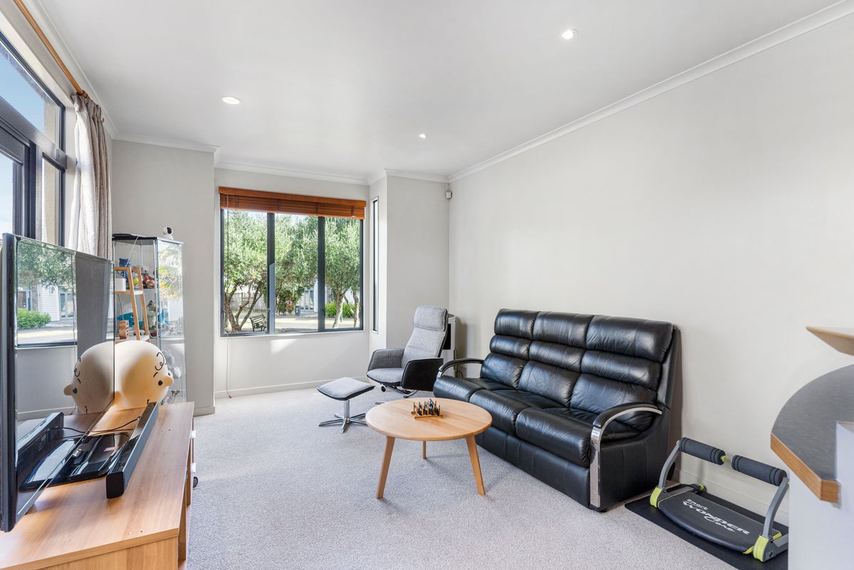 34 Vinograd Drive, Te Atatu Peninsula, Auckland - Carousel 2