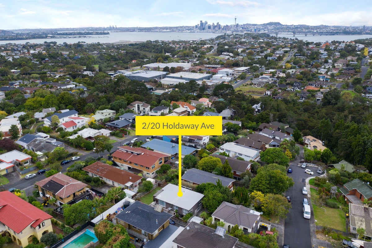 2/20 Holdaway Avenue, Northcote, Auckland - Carousel 1