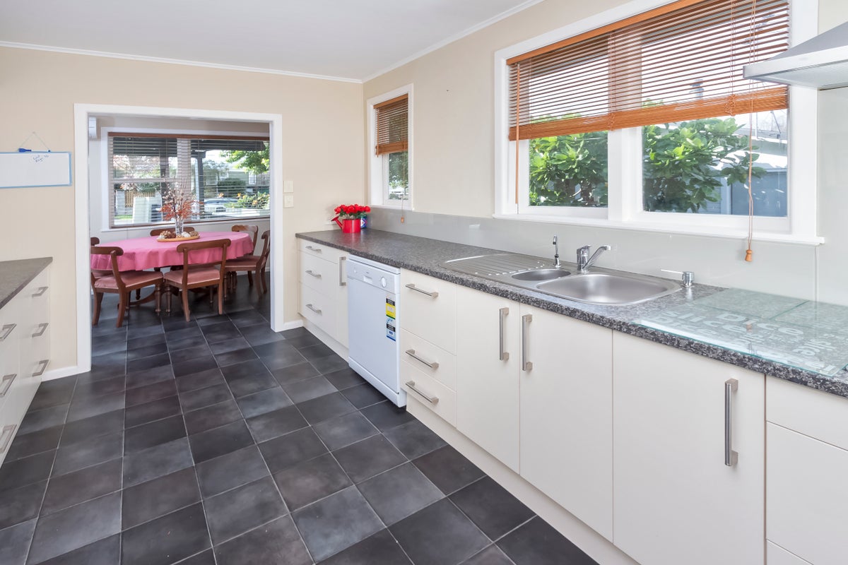 27 Trelawn Place, Cockle Bay, Auckland - Carousel 10