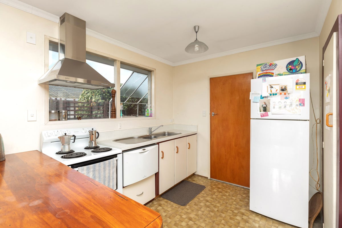 44 Sarabande Avenue, Redwood, Christchurch - Carousel 2