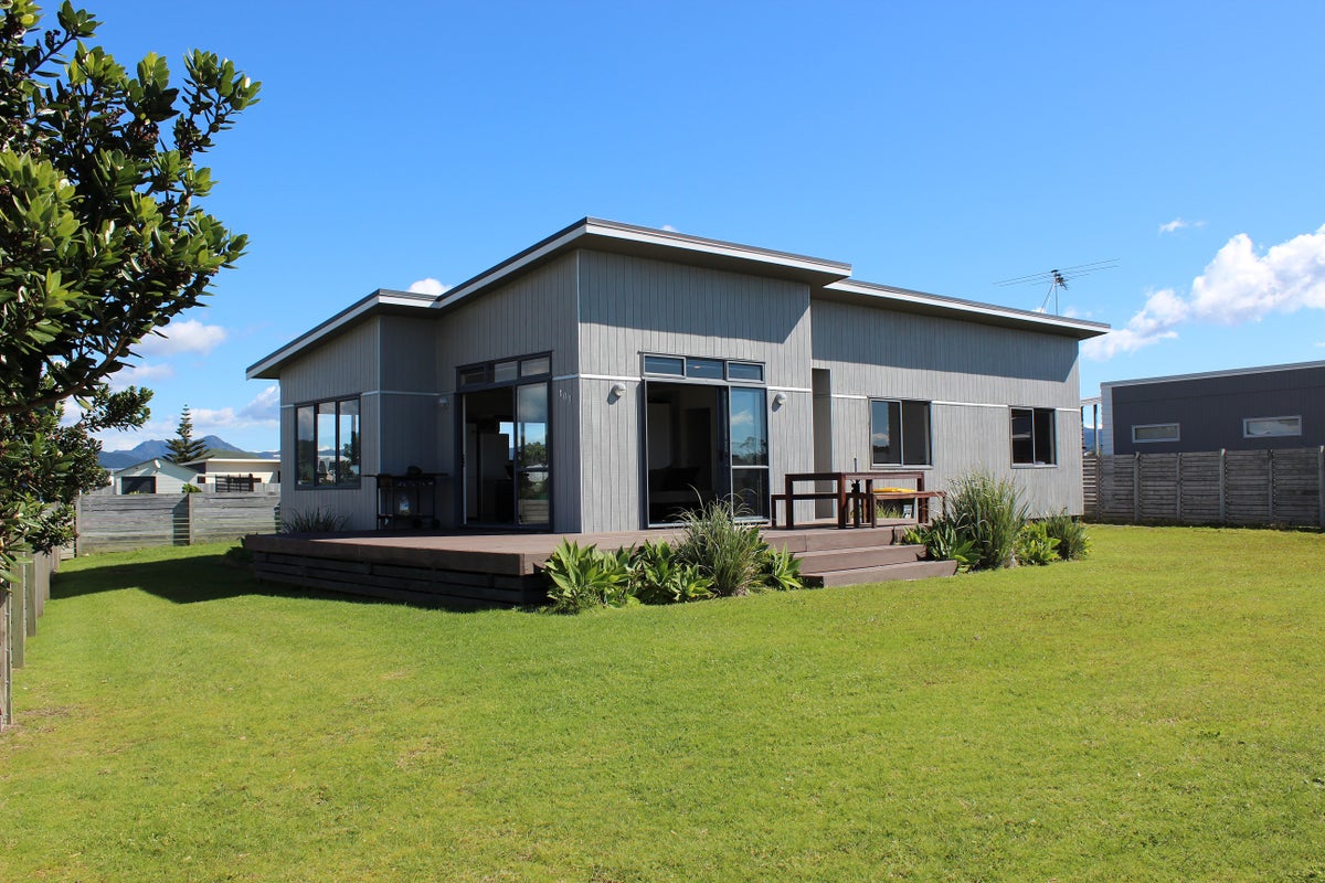 8A Karo Place, Glendene, Auckland - Carousel 1