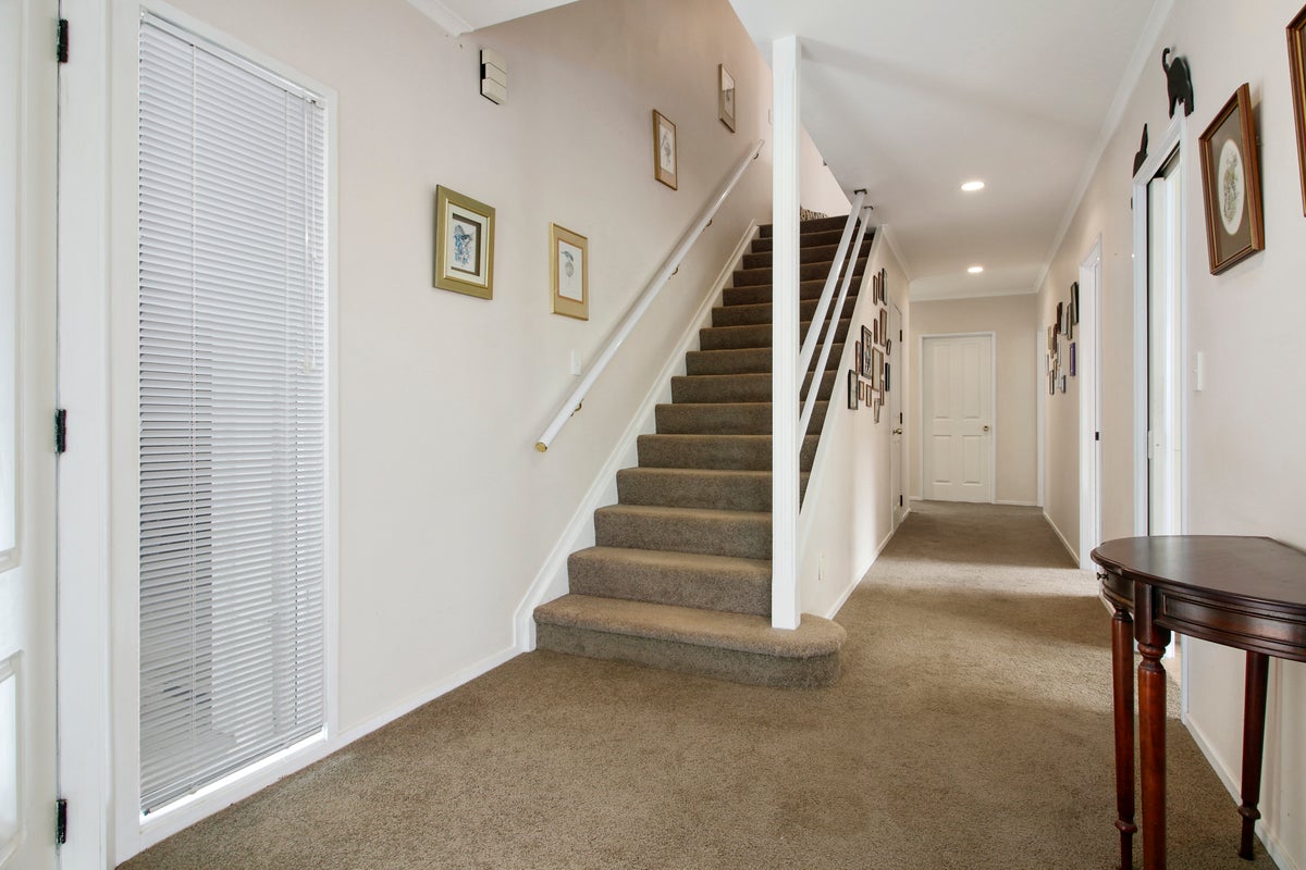 21 Leicester Parade, Somerville, Manukau - Carousel 2