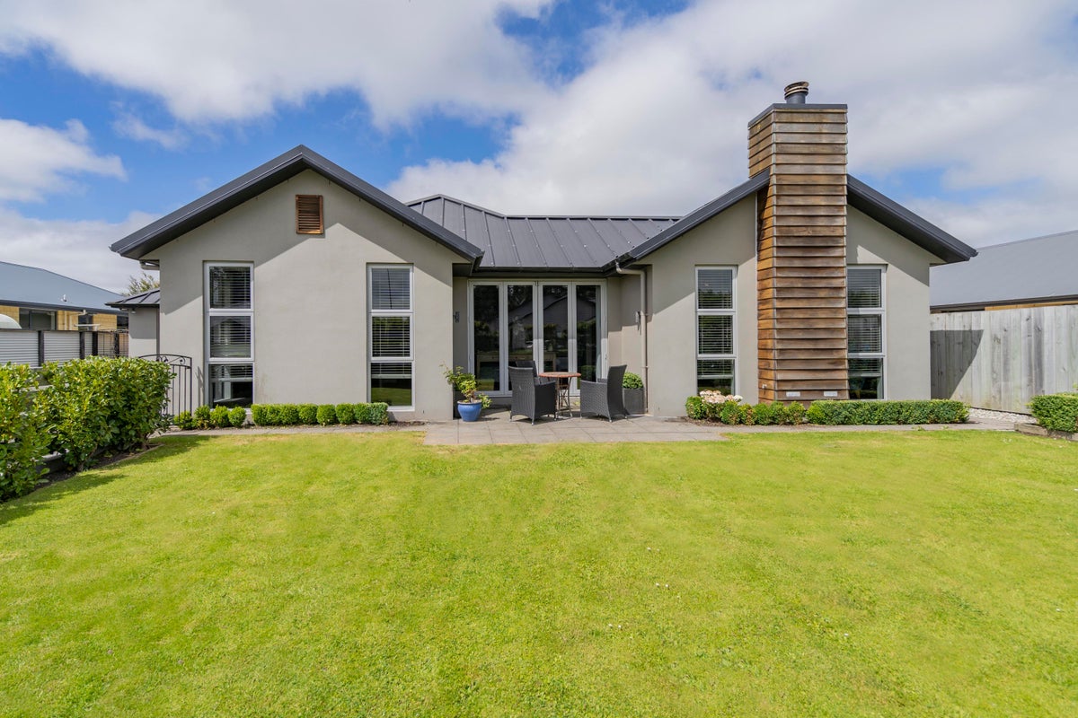 57 Hoffman Court, Waikiwi, Invercargill - Carousel 1