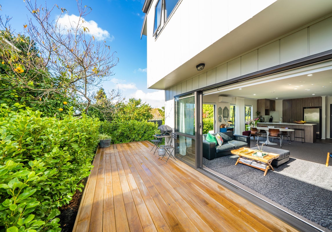 40D Waddell Avenue, Point England, Auckland - Carousel 2