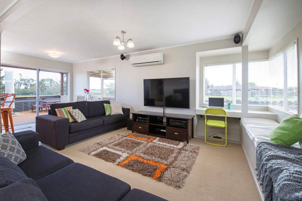 3/66 Frank Nobilo Drive, Golflands, Auckland - Carousel 2