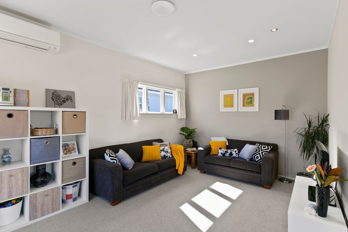 36 Tarawera Road, Johnsonville, Wellington - Carousel 2
