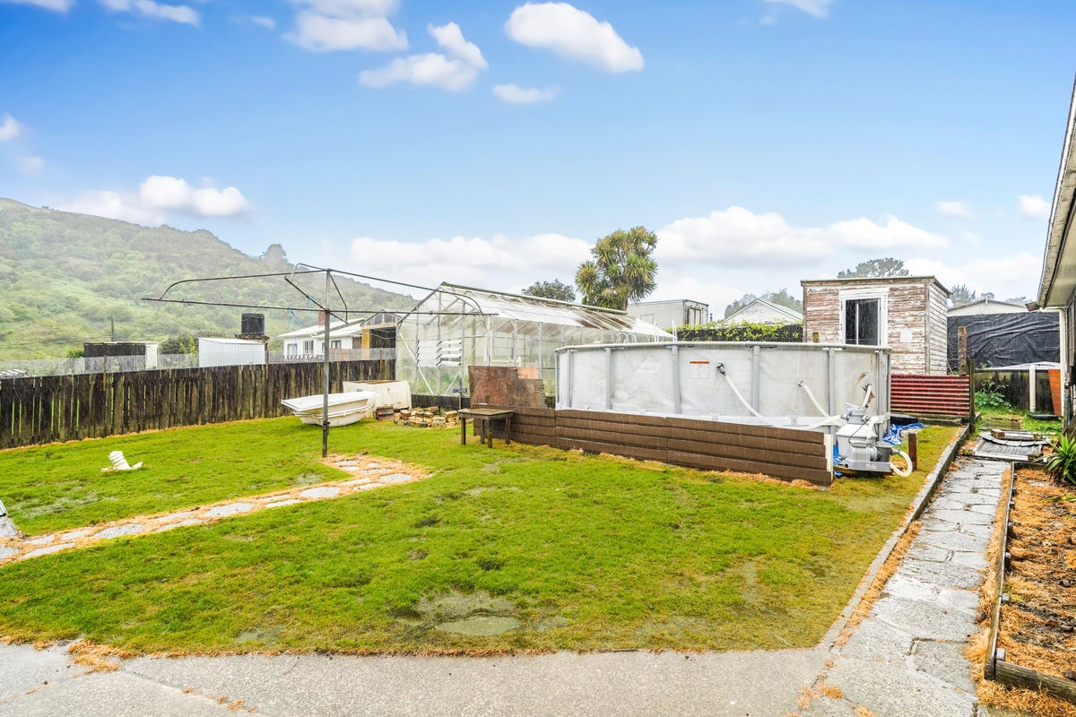 14 Edward Avenue, Pukemiro - Carousel 17