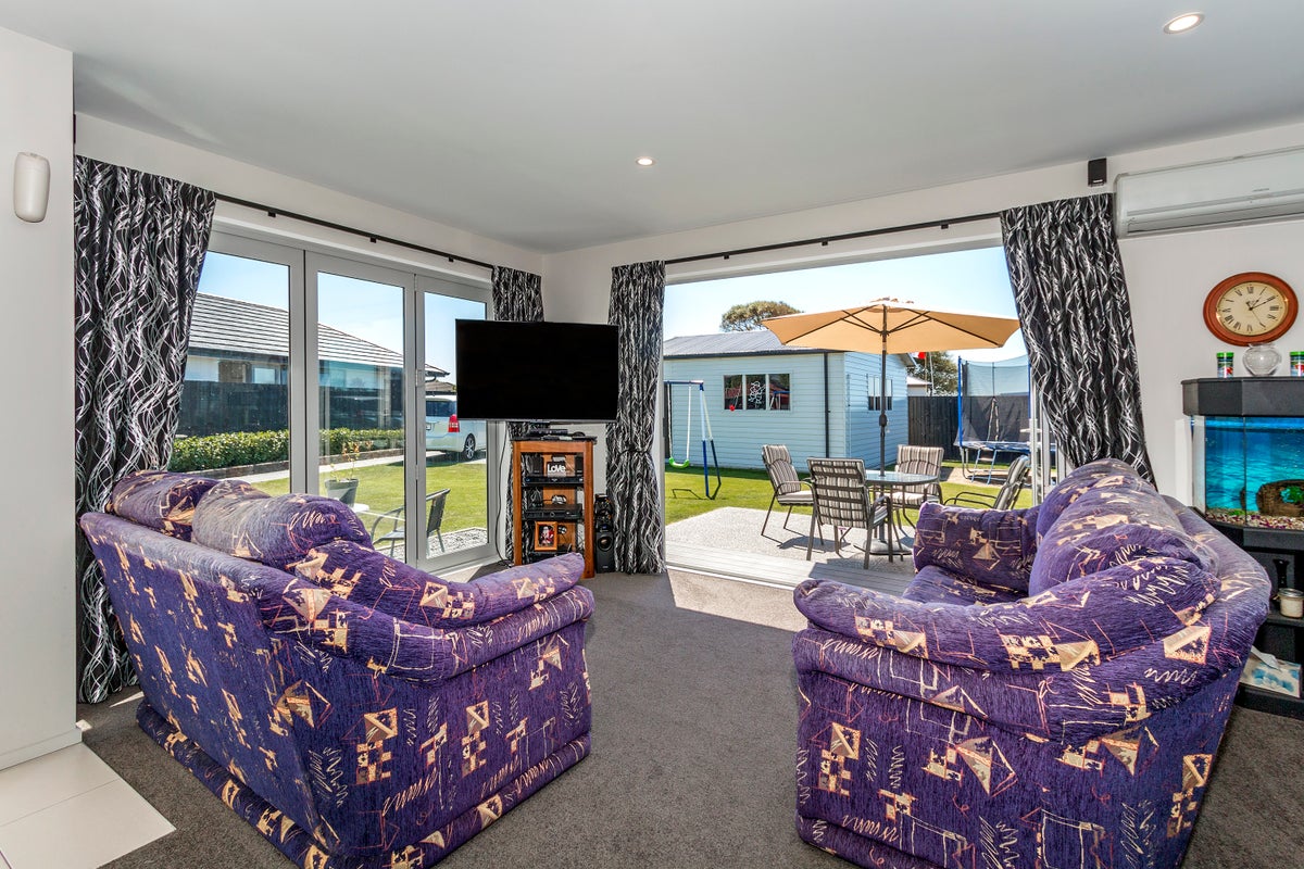 40 Woodlands Place, Aranui, Christchurch - Carousel 2