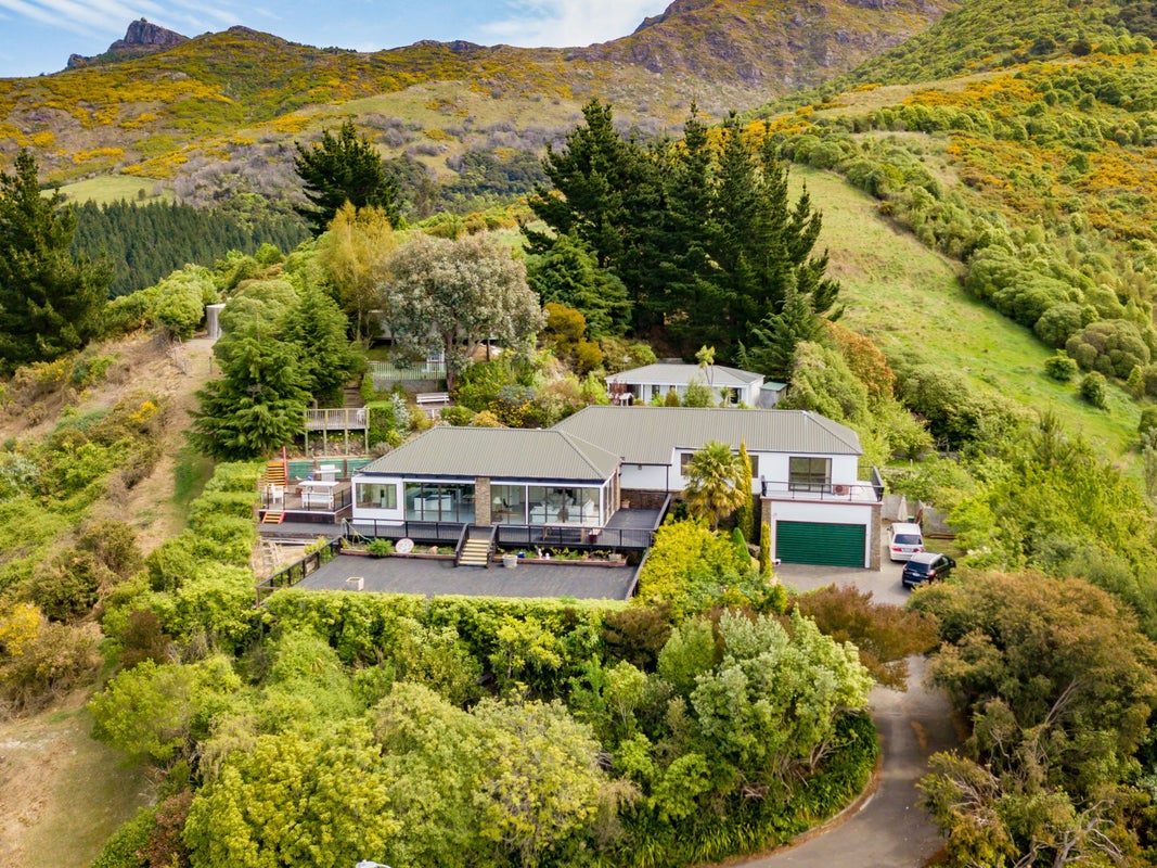 5 Clem Paterson Lane, Governors Bay, Lyttelton - Carousel 1