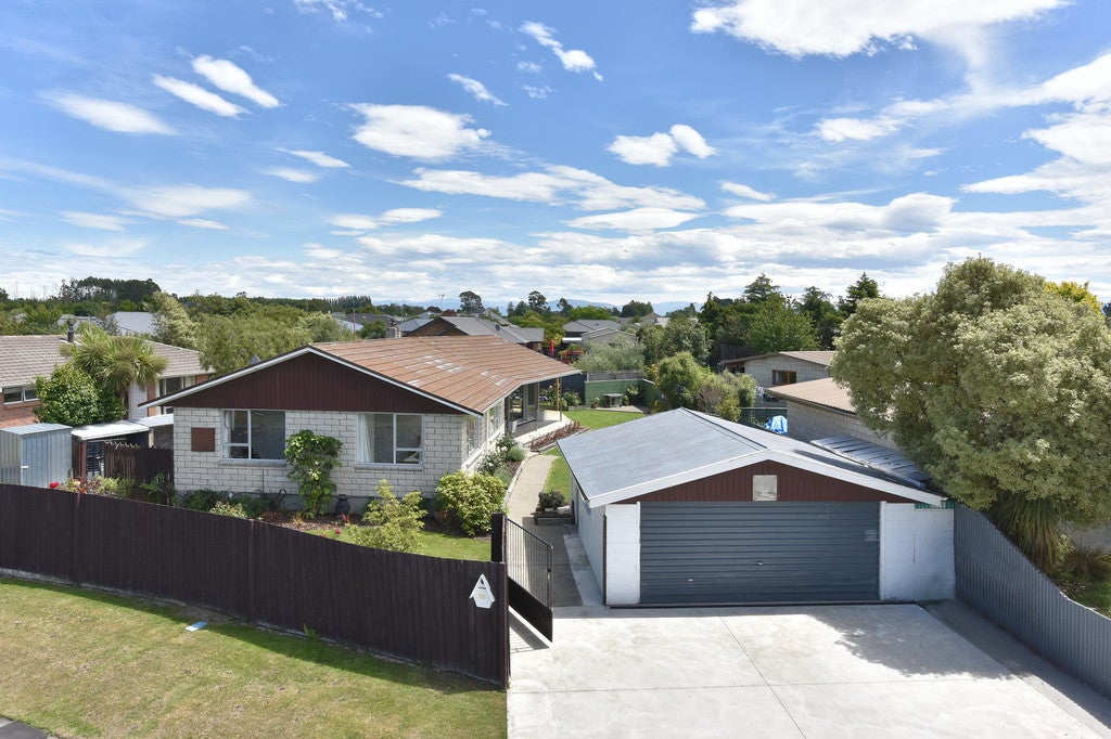 19 Bowie Drive, Woodend, Woodend - Carousel 1