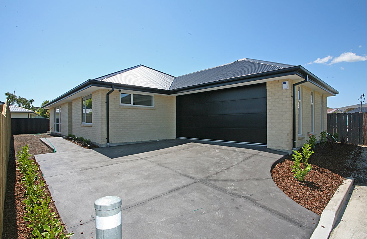 7 Youngston Lane, Woolston, Christchurch - Carousel 1
