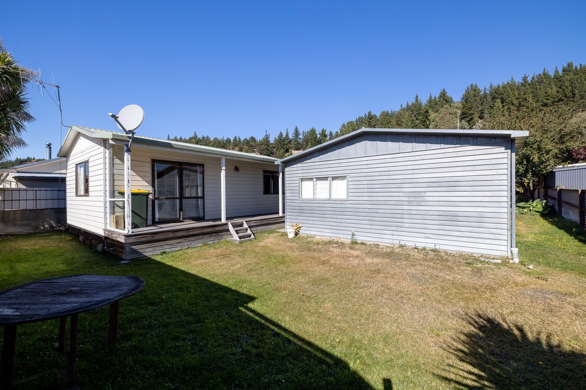 27 Main Road, Luggate, Wanaka - Carousel 2